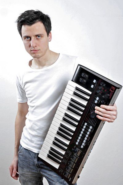 Artur Kałużny – instrumenty klawiszowe
